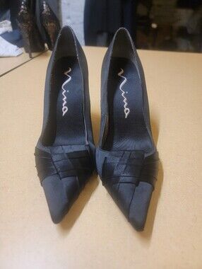 Nina Black Satin Pointed Toe Bow Pumps 9.5